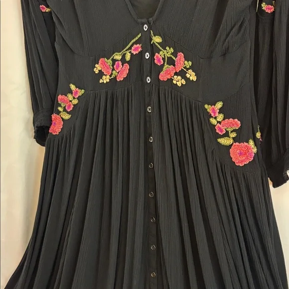 EUC Free People Day Glow szM embroidered midi dress in black… - Picture 6 of 8